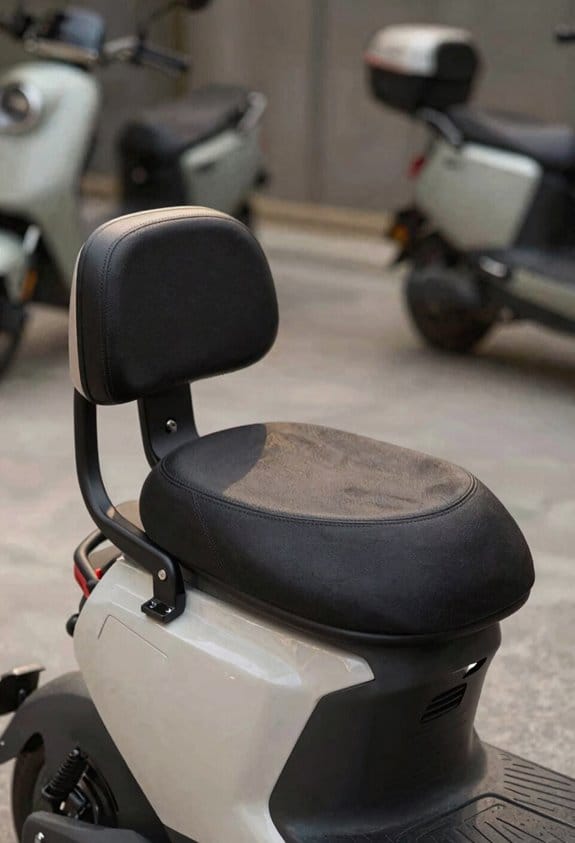 The Trend of Adding Removable Seats to Standing Electric Scooters 3 removable vs integrated scooterseats